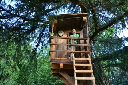 Playing at Höllerhof